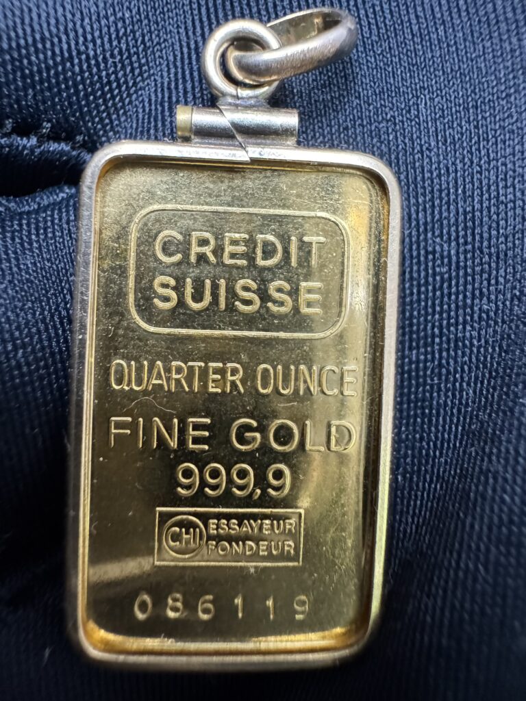 Inicio TodoPrecio.com 19 Crédito Suizo 1/4 de Onza de Oro Puro 999,9 con montura de oro 14k