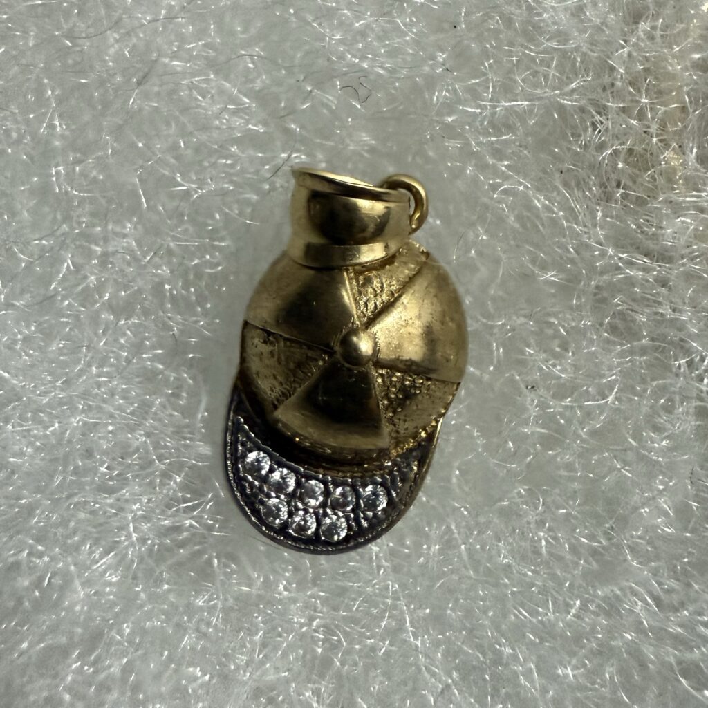 Inicio TodoPrecio.com 49 Dije de oro 10k Gorra