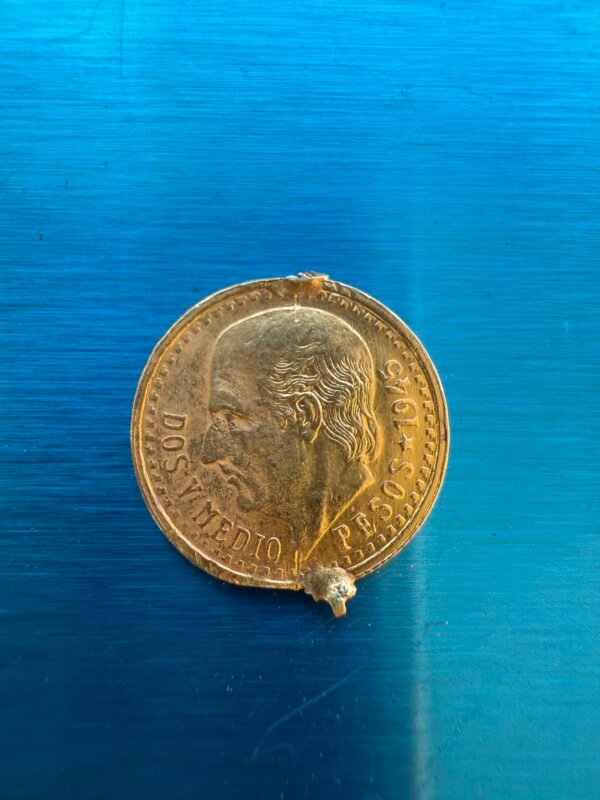 $2.5 Pesos Oro Ley .900 1945 Hidalgo Dos y Medio - Image 2