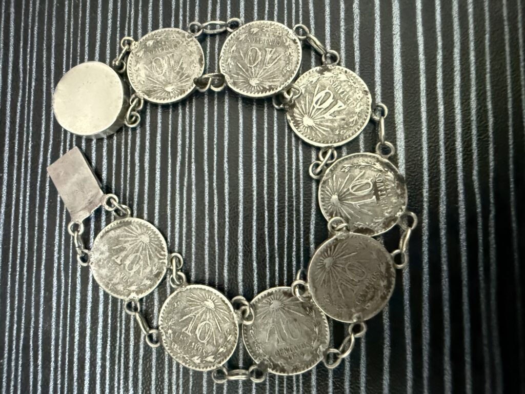 Inicio TodoPrecio.com 11 Pulsera de plata con monedas de 10 centavos resplandor