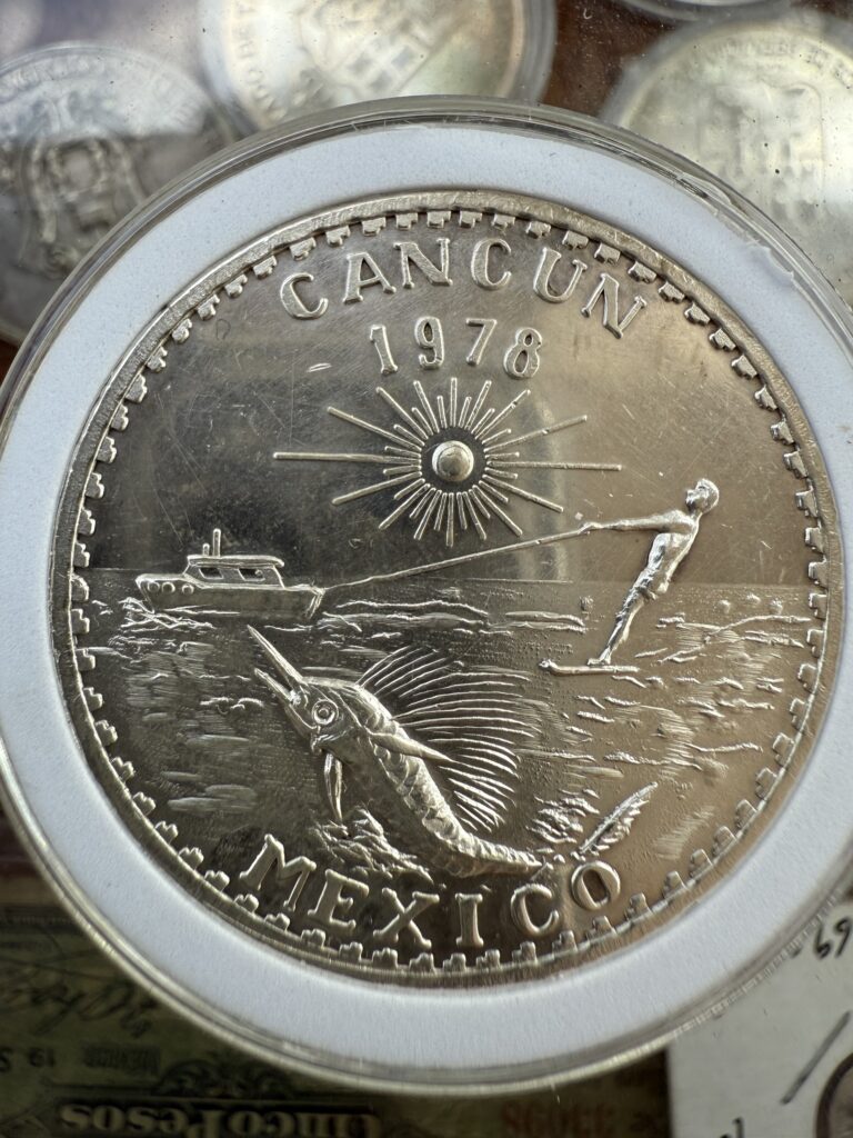 Inicio TodoPrecio.com 29 Medalla de Plata Conmemorativa Cancún Quintana Roo 1974 - 1978 30gr.