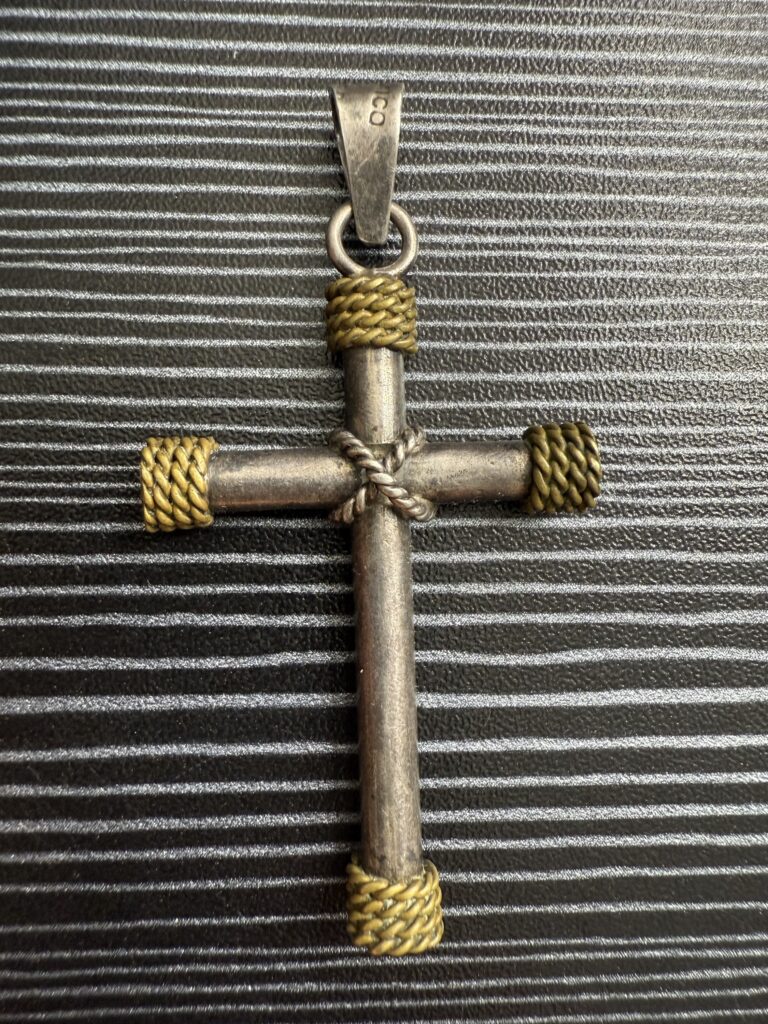 Inicio TodoPrecio.com 58 Dije de Cruz Cristiana Nudos Plata 0.925
