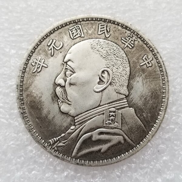Souvenir Tipo Fat Man Dollar China Plateada