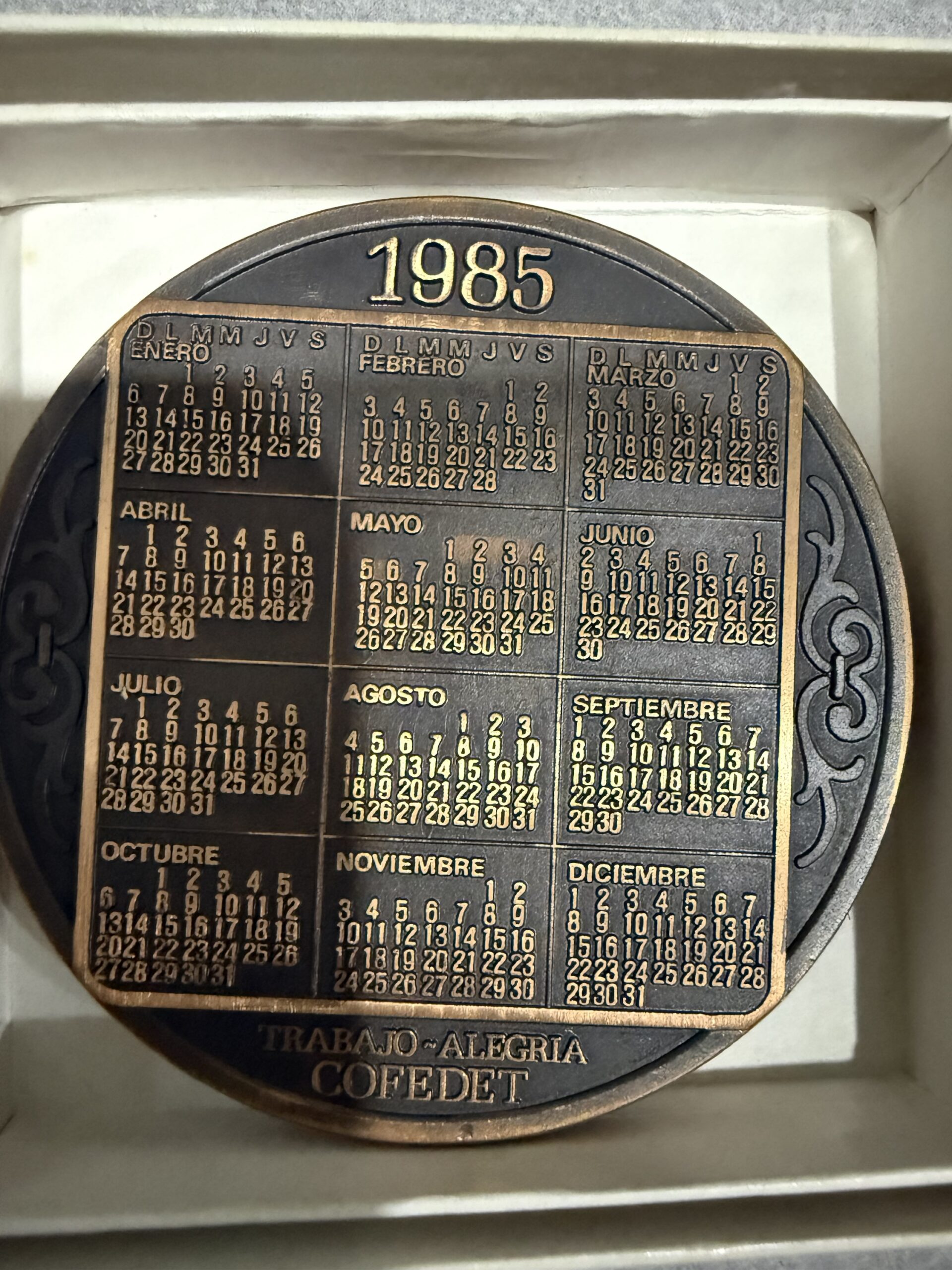 Medalla Calendario 1985 Gobierno del Estado Tabasco 4” Lorenzo Rafael 5 Medalla Calendario 1985 Gobierno del Estado Tabasco 4” Lorenzo Rafael - Image 5
