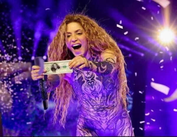 Souvenir Billete de 100 Dólares de Shakira - Image 3