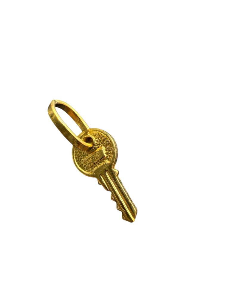 Dije Charm Llave de Oro 14k