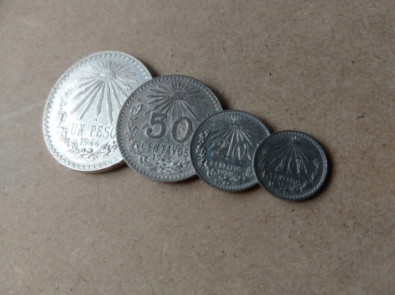 Colección Completa Monedas Resplandor Plata $1 50c 20c 10c 1 Colección Completa Monedas Resplandor Plata $1 50c 20c 10c