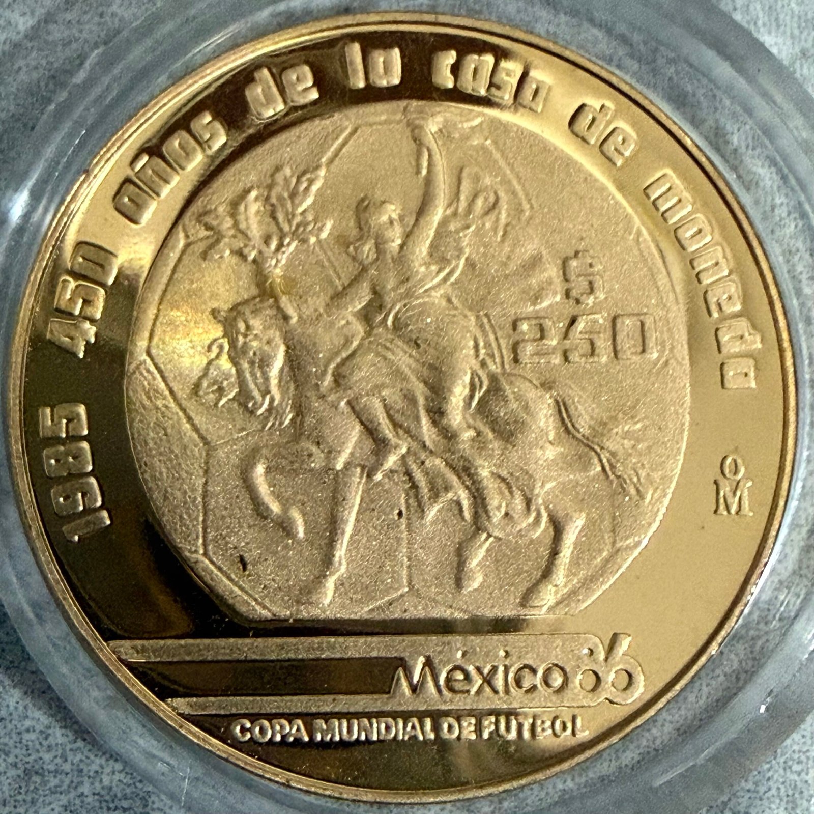 $250 Pesos Oro 1985 Mundial 86 - 450 años de la casa de moneda Caballito 2 $250 Pesos Oro 1985 Mundial 86 - 450 años de la casa de moneda Caballito - Image 2