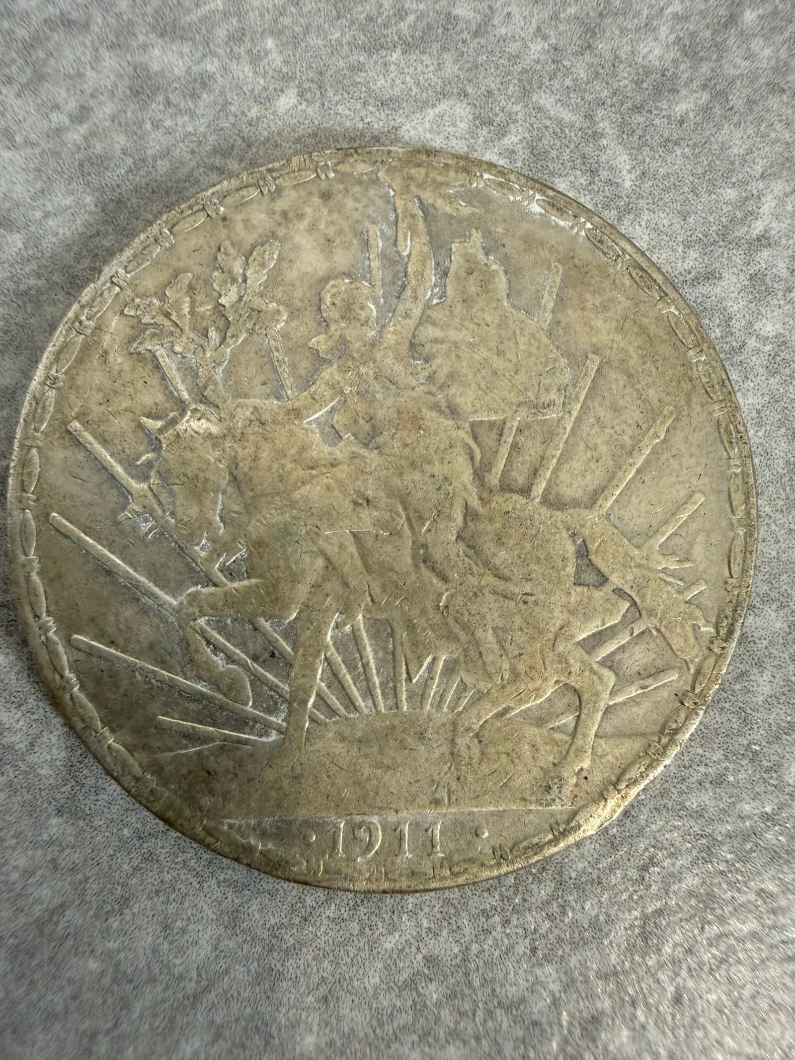 Peso Libertad a Caballo 1911 | Rayo Corto 3 Peso Libertad a Caballo 1911 | Rayo Corto - Image 3