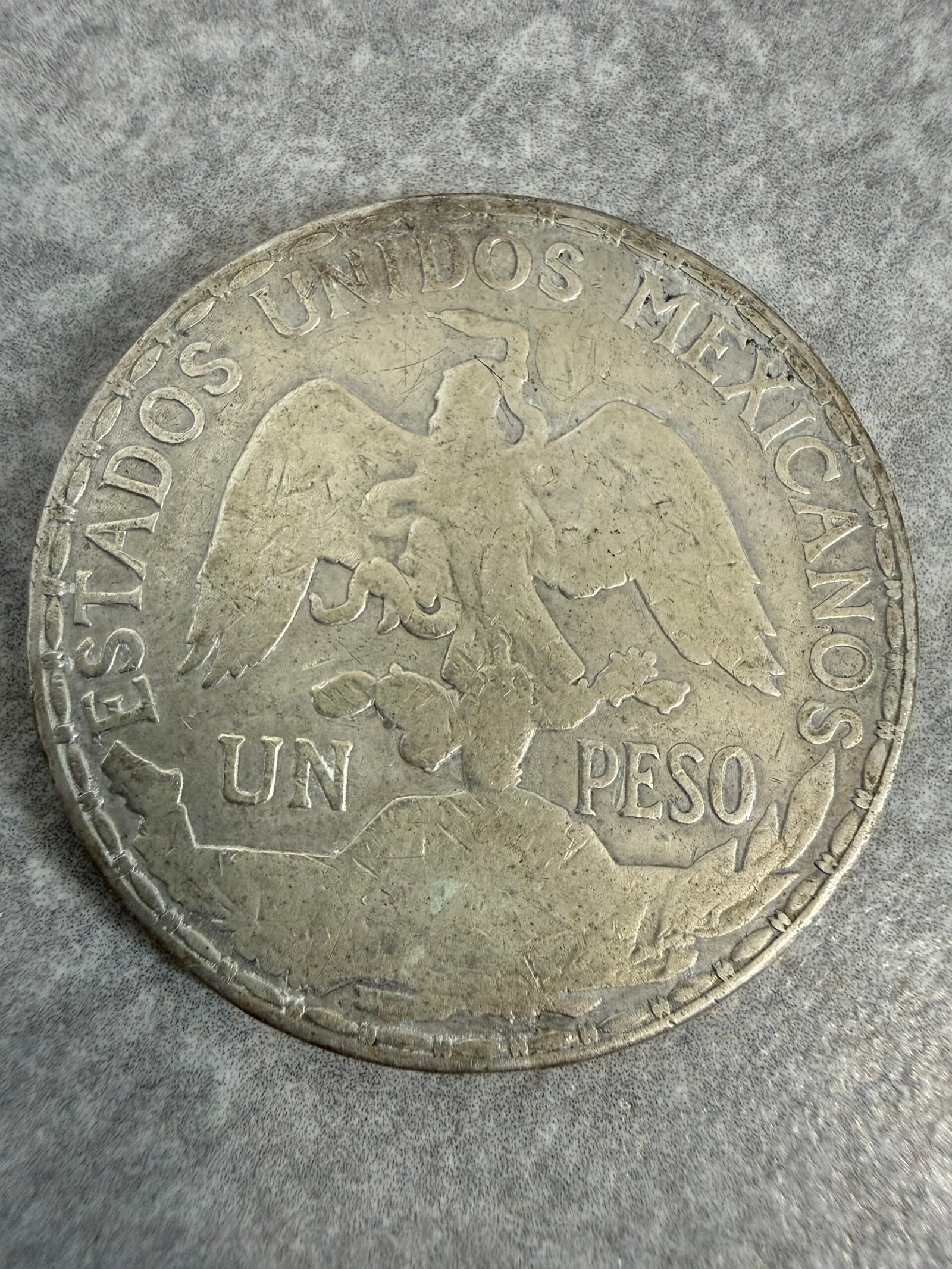 Peso Libertad a Caballo 1911 | Rayo Corto 4 Peso Libertad a Caballo 1911 | Rayo Corto - Image 4