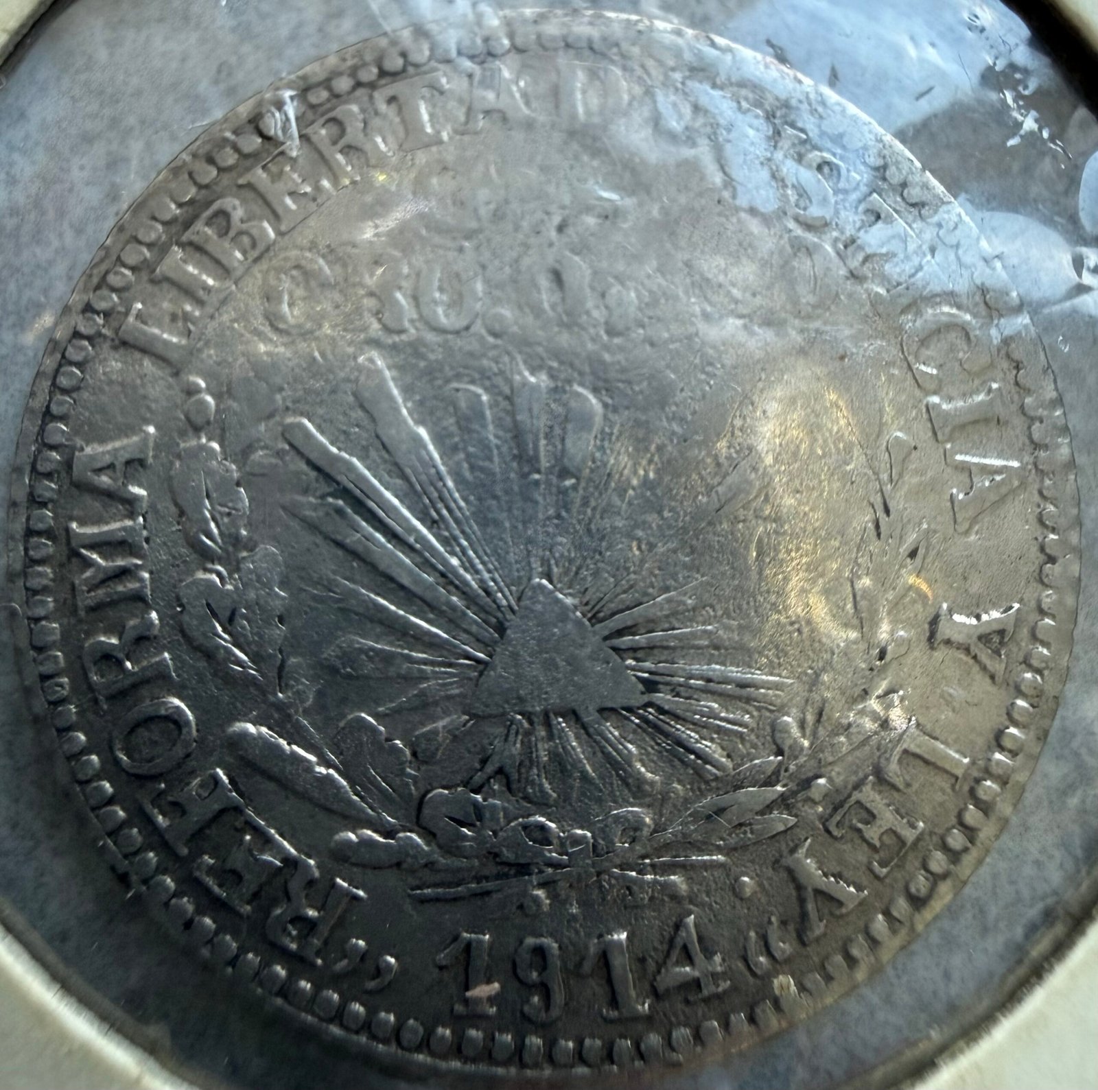 1 Peso Guerrero 1914 Electrum Oro 0,300 | Revolución Mexicana 4 1 Peso Guerrero 1914 Electrum Oro 0,300 | Revolución Mexicana - Image 4