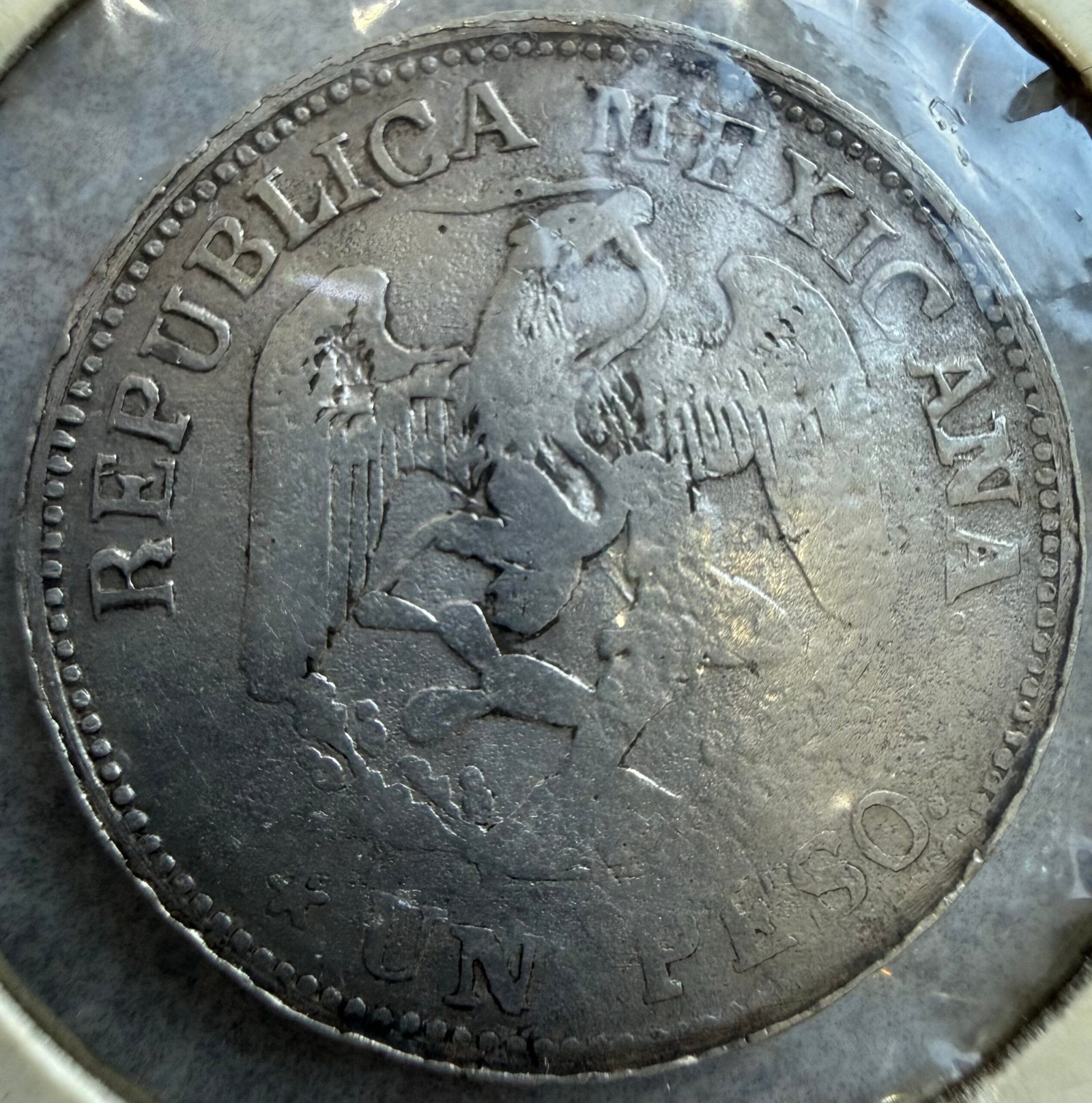 1 Peso Guerrero 1914 Electrum Oro 0,300 | Revolución Mexicana 2 1 Peso Guerrero 1914 Electrum Oro 0,300 | Revolución Mexicana - Image 2