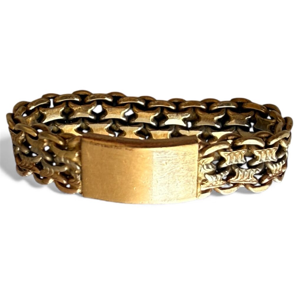 Inicio TodoPrecio.com 61 Anillo de Oro 14K | 2.1 g | Talla 7.5 | Diseño Tejido con Placa