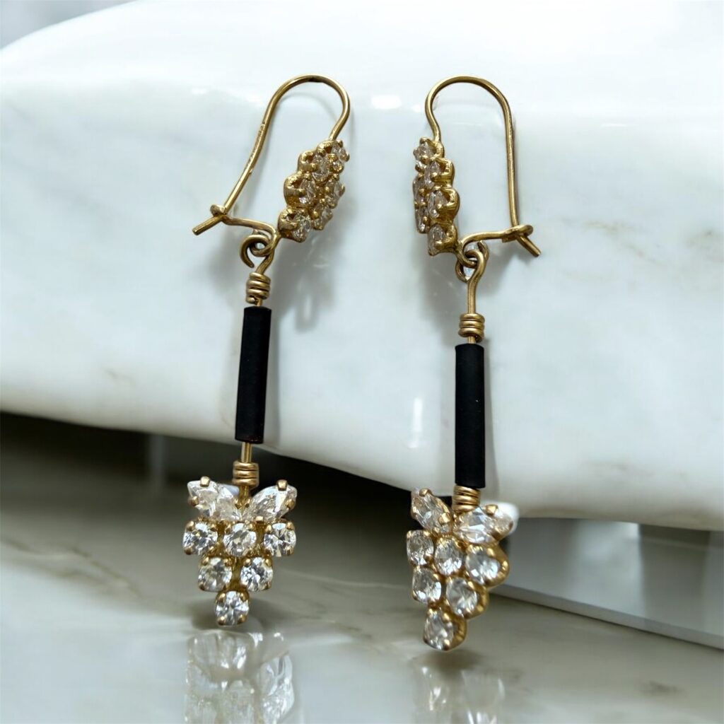 Inicio TodoPrecio.com 40 Aretes Oro 14K Cristales Caucho Diseño Elegante