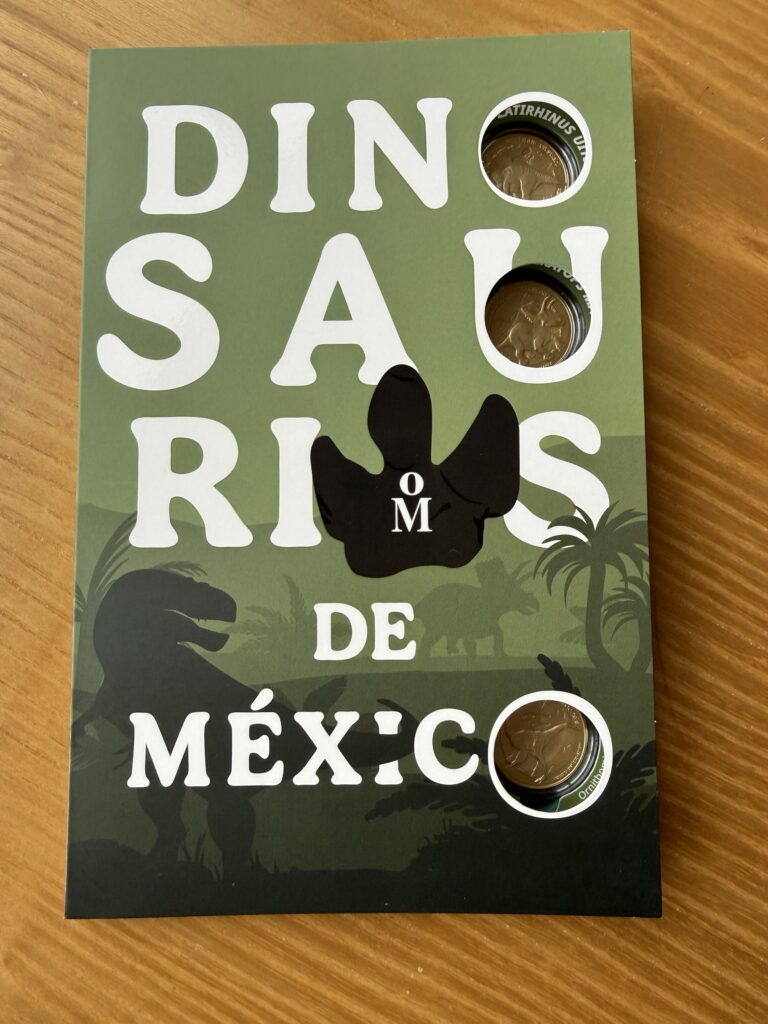 Inicio TodoPrecio.com 34 Set Álbum de Dinosaurios de México | Edición Latón