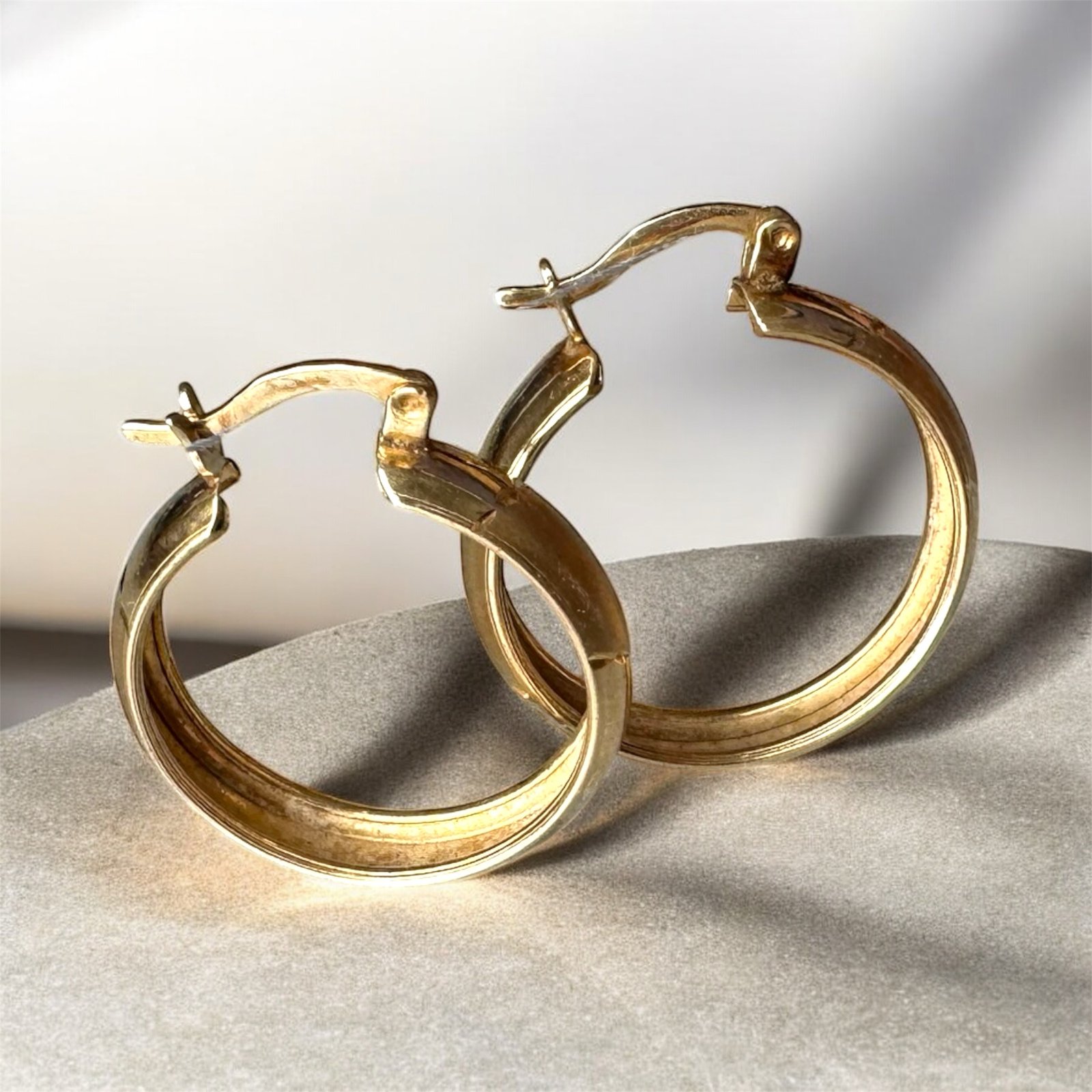 Arracadas de Oro 14K Amarillo 2.5cm x 2.5 cm 1 Arracadas de Oro 14K Amarillo 2.5cm x 2.5 cm