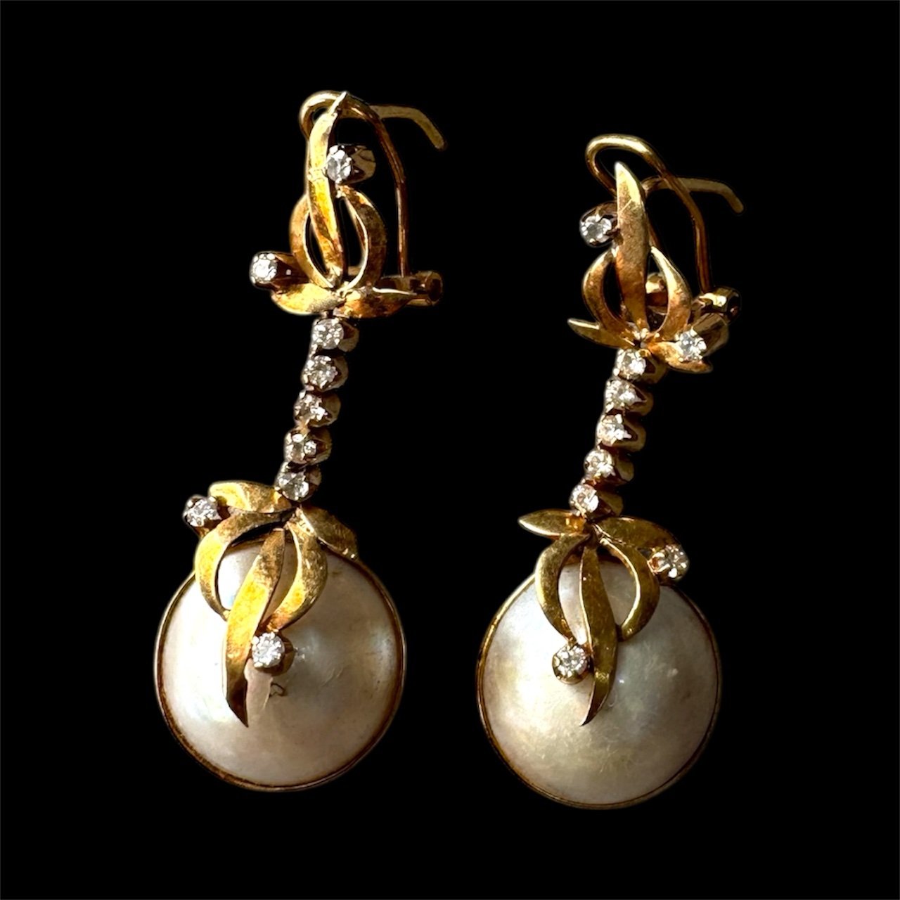 Aretes de Oro 14k con Diseño Vintage y Detalles Brillantes 3 Aretes de Oro 14k con Diseño Vintage y Detalles Brillantes - Image 3