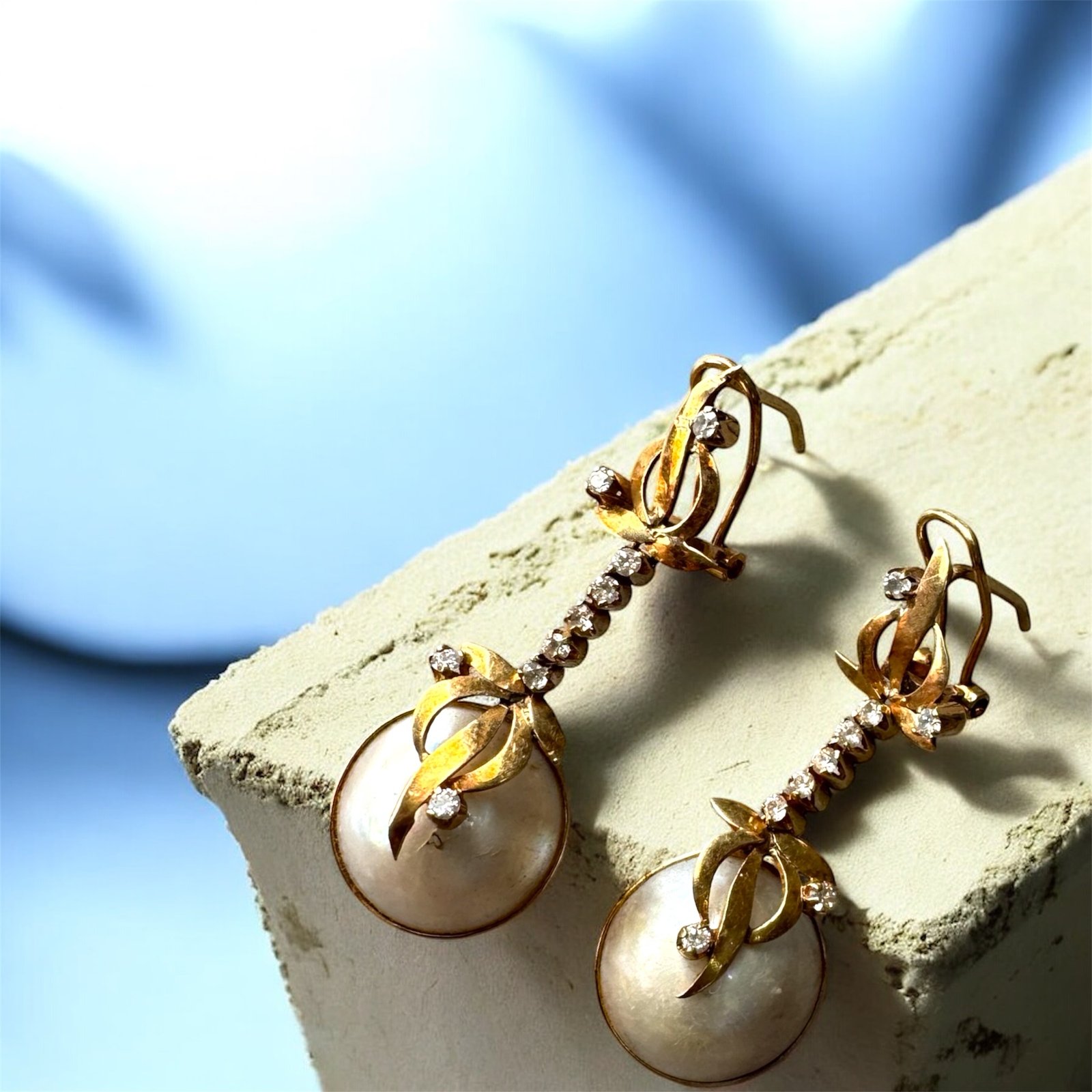 Aretes de Oro 14k con Diseño Vintage y Detalles Brillantes 2 Aretes de Oro 14k con Diseño Vintage y Detalles Brillantes - Image 2