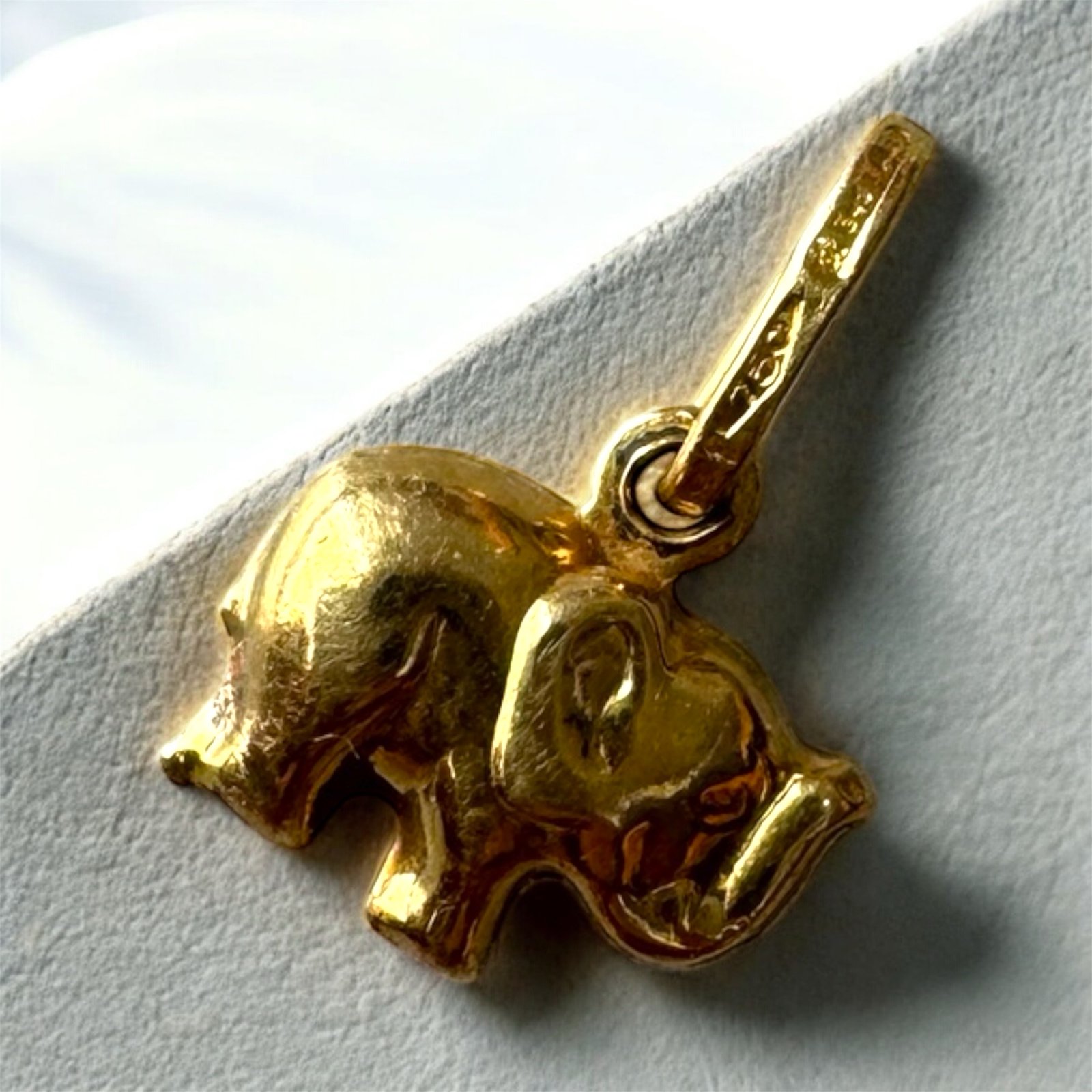 Charm de Oro 18K Elefante 2 Charm de Oro 18K Elefante - Image 2