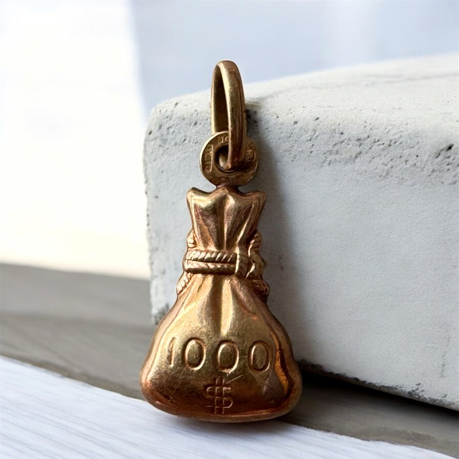 Dije de Bolsa de Saco de $1000 Dólares | Oro 10K 2 Dije de Bolsa de Saco de $1000 Dólares | Oro 10K - Image 2