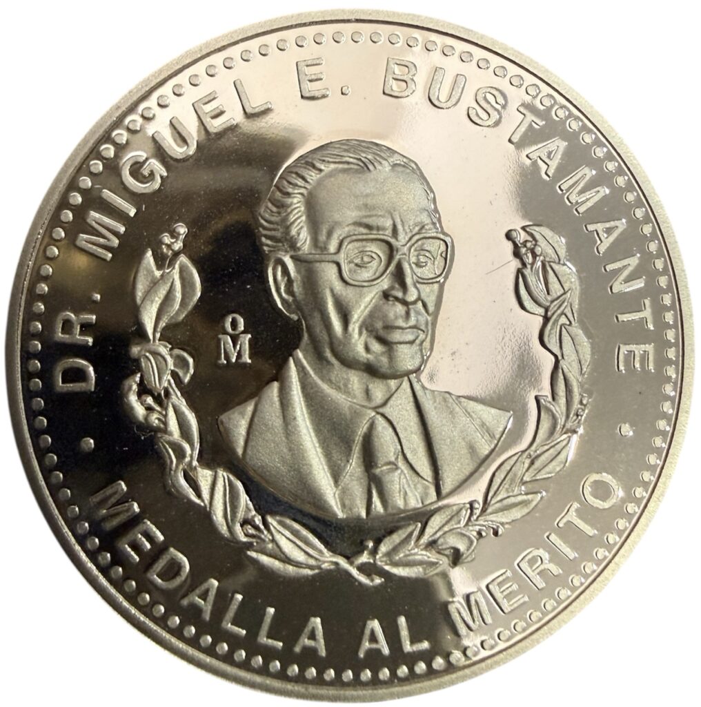 Inicio TodoPrecio.com 41 Medalla al Mérito Dr. Miguel E. Bustamante | Mo. Oro Ley .900 | 36.9 gr | Proof | Secretaria de Salud