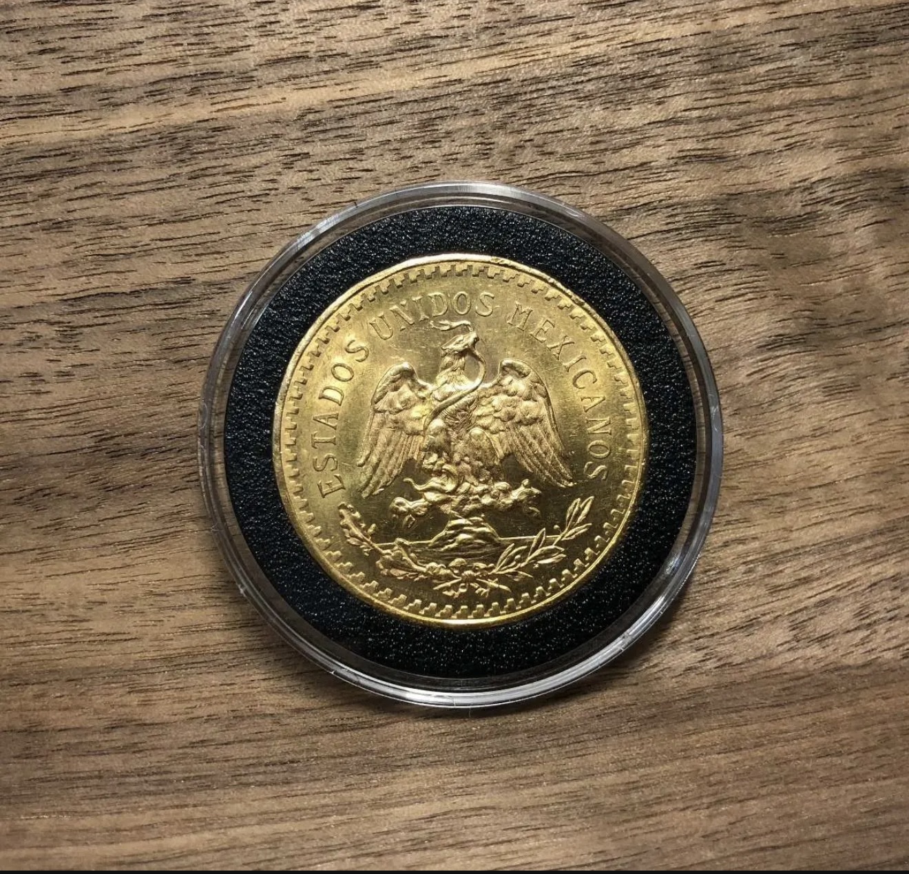 Cápsula con Aro Premium 37mm para $50 Pesos Centenario de Oro 4 Cápsula con Aro Premium 37mm para $50 Pesos Centenario de Oro - Image 4