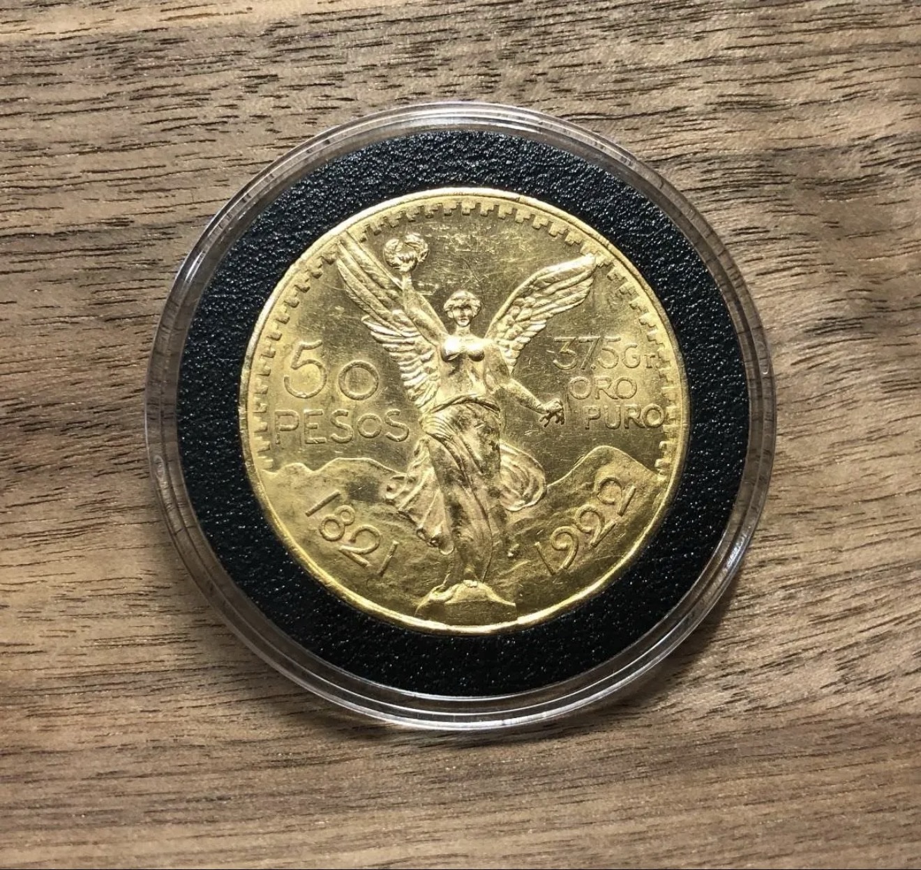 Cápsula con Aro Premium 37mm para $50 Pesos Centenario de Oro 3 Cápsula con Aro Premium 37mm para $50 Pesos Centenario de Oro - Image 3
