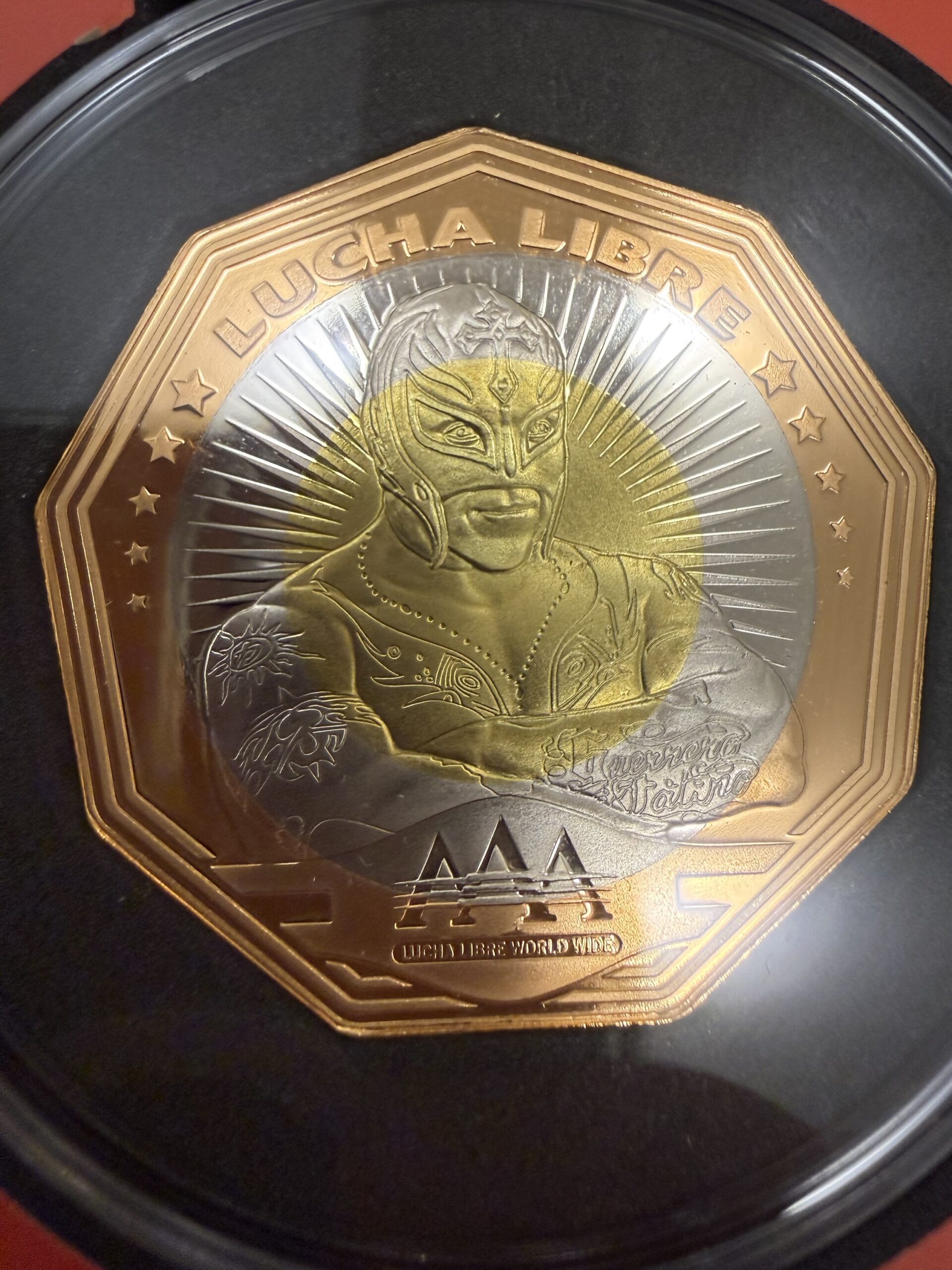Medalla Triple AAA Trimetálica Mo. Rey Misterio 3 Medalla Triple AAA Trimetálica Mo. Rey Misterio - Image 3