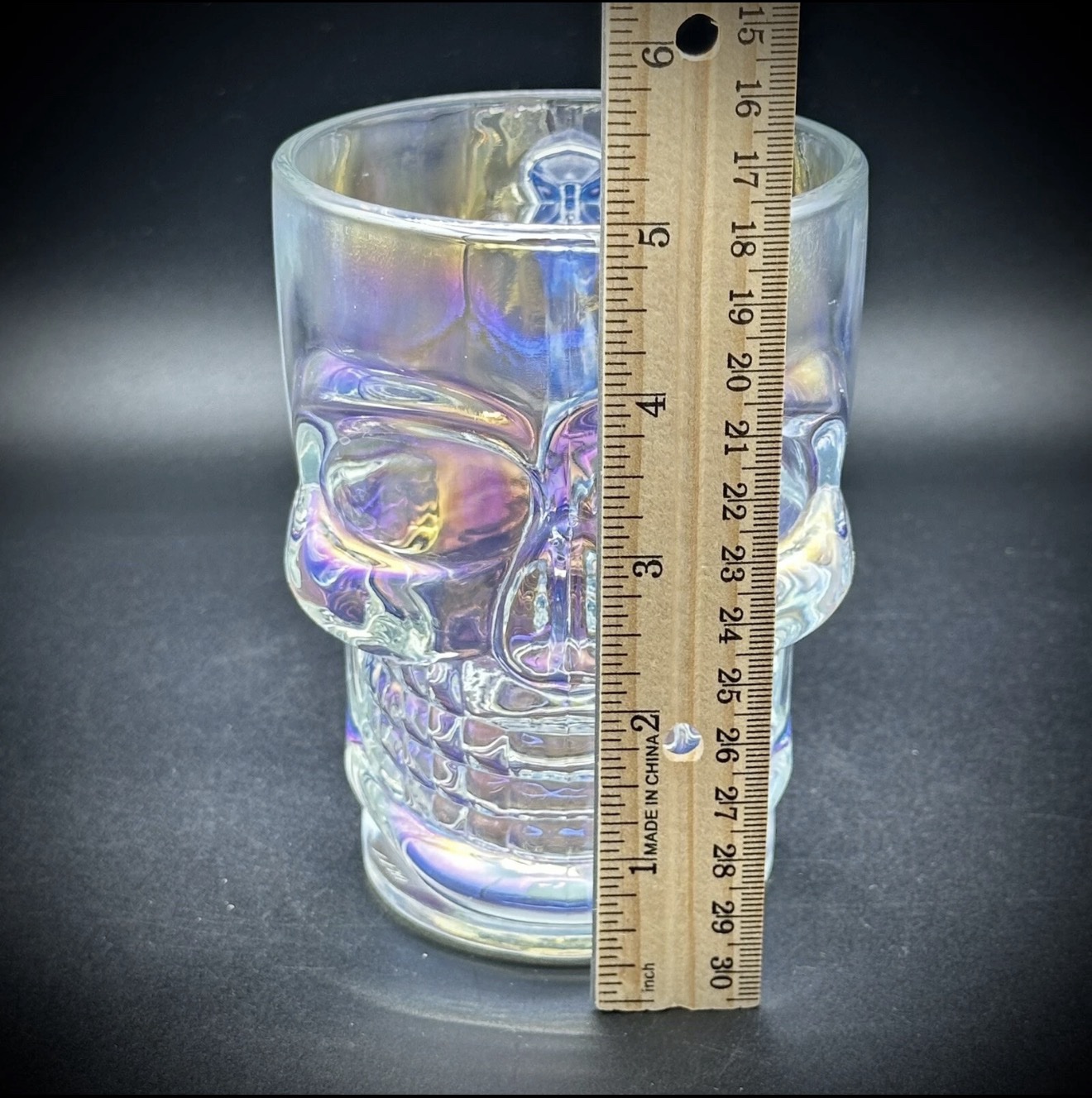 Tarro de Cristal Calavera Iridiscente 500 ml con Asa | Vaso 3D Holográfico Rainbow para Cerveza, Whisky y Cócteles 5 Tarro de Cristal Calavera Iridiscente 500 ml con Asa | Vaso 3D Holográfico Rainbow para Cerveza, Whisky y Cócteles - Image 5