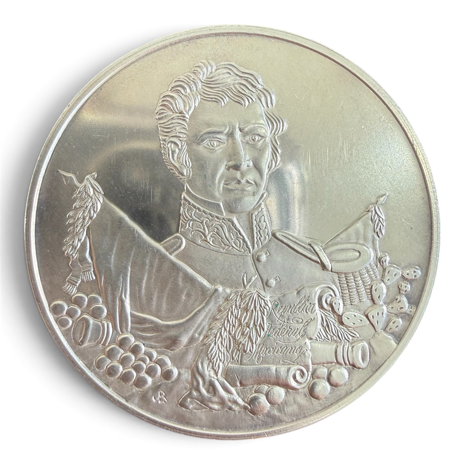Medalla Instalación de la República Plata .925 | Agustín de Iturbide 1 Medalla Instalación de la República Plata .925 | Agustín de Iturbide