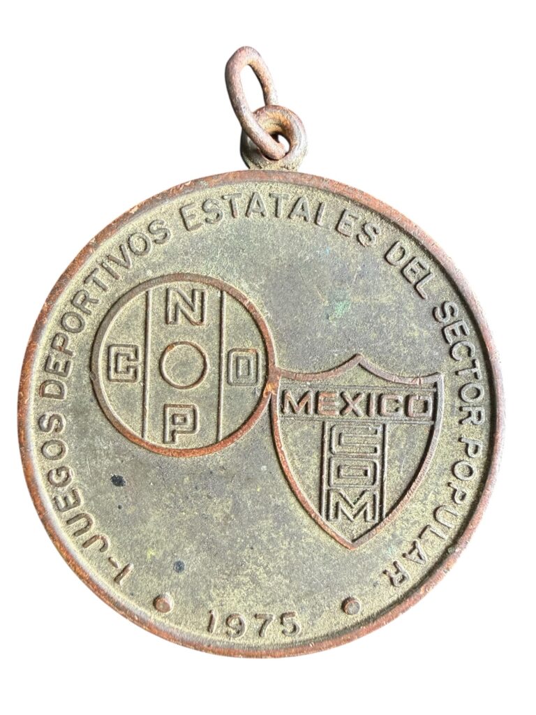 Inicio TodoPrecio.com 3 Medalla Antigua CNOP México 1975 | Juegos Deportivos Estatales | Comité Olímpico Méxicano