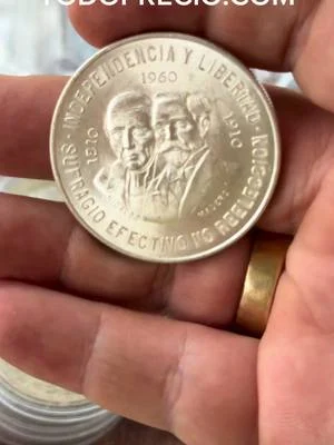 “La moneda mexicana que sorprende: 10 pesos de 1960 con dos rostros” ⸻ Descripción del video:...